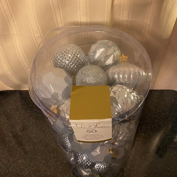 New Style At Home 50 Christmas Ornaments in Silver - Picture 4 of 4